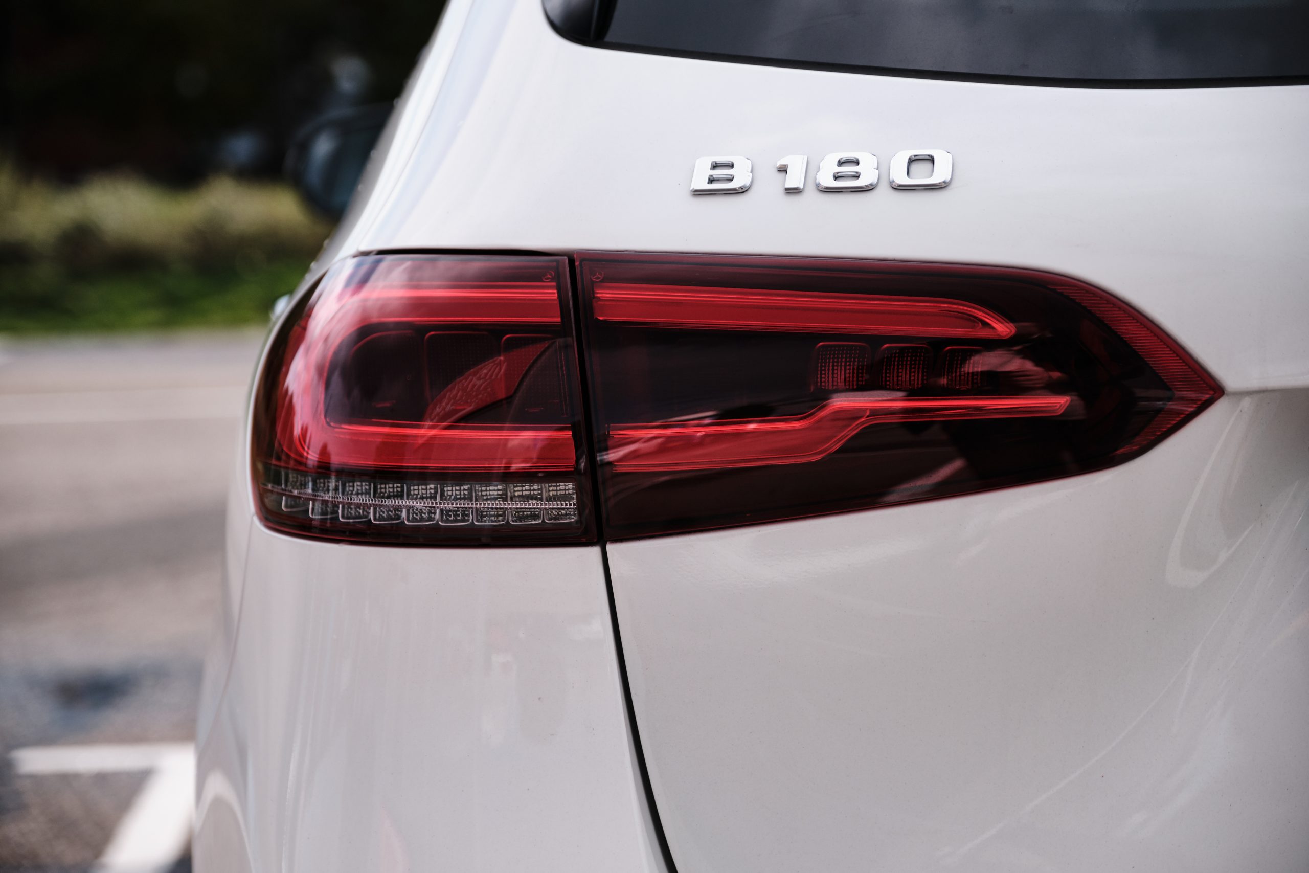 Mercedes B180 Vrouw aan het stuur - Mercedes-Benz B180