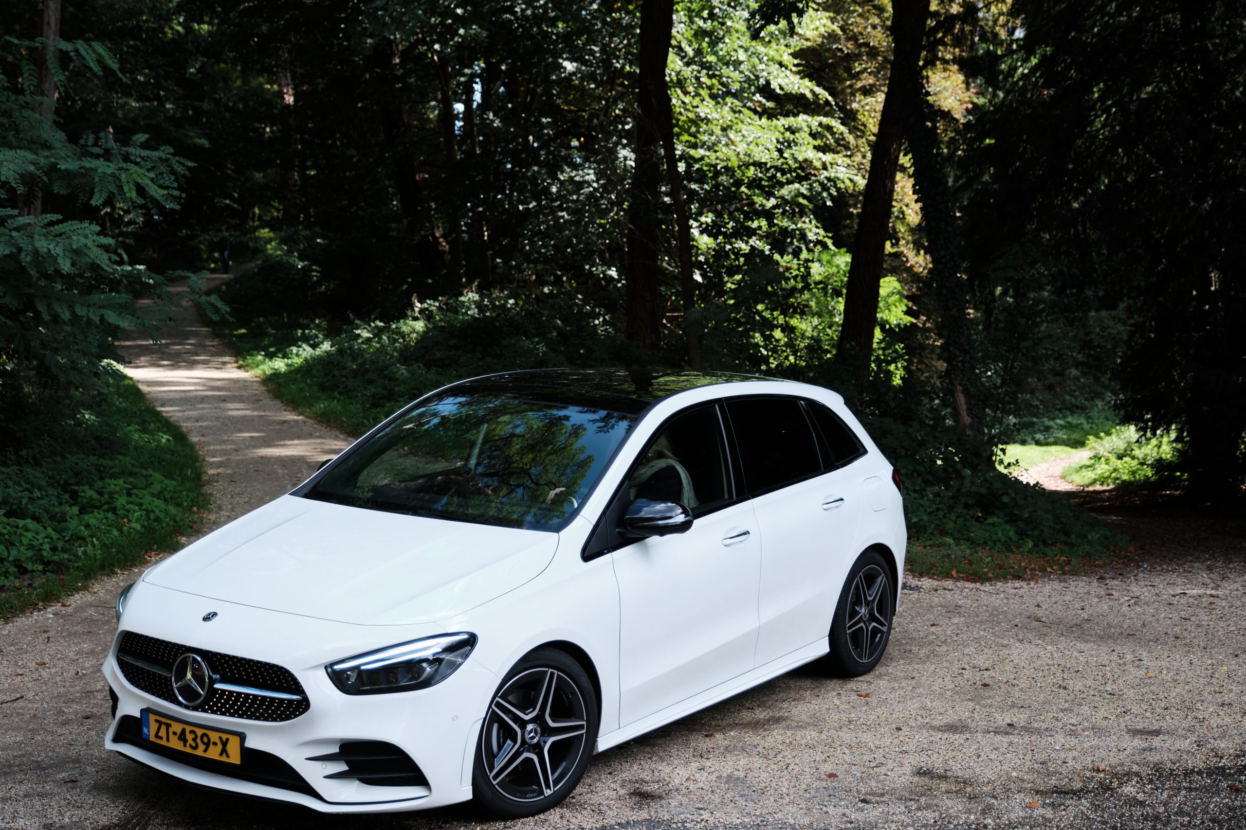 Mercedes-Benz B180 Vrouw aan het stuur - Mercedes-Benz B180