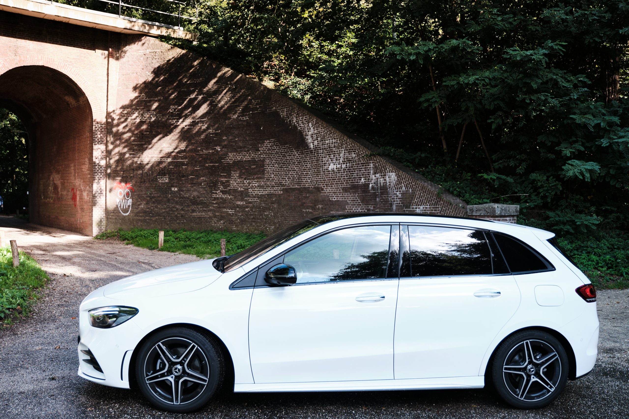 Mercedes B180 Vrouw aan het stuur - Mercedes-Benz 180
