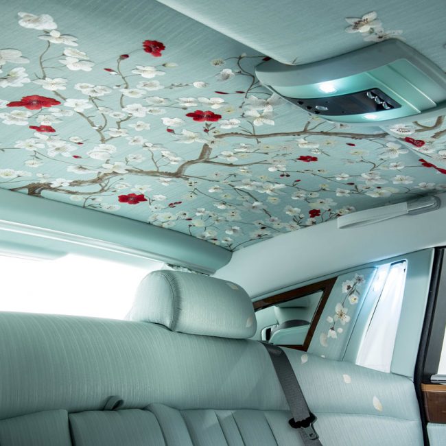Vrouw aan het stuur Droomauto Rolls Royce Phantom Serenity Interieur