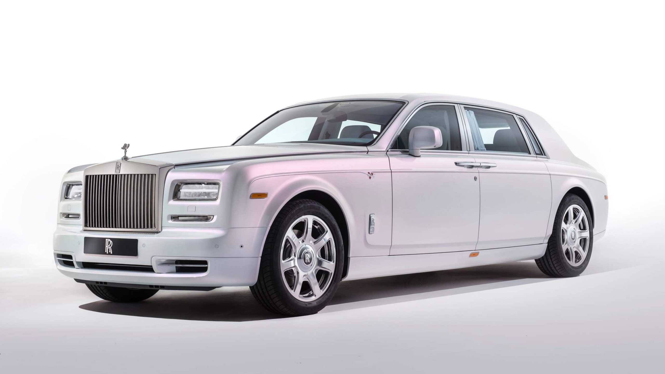 rolls roys voorkant Vrouw aan het stuur Droomauto Rolls Royce Phantom Serenity