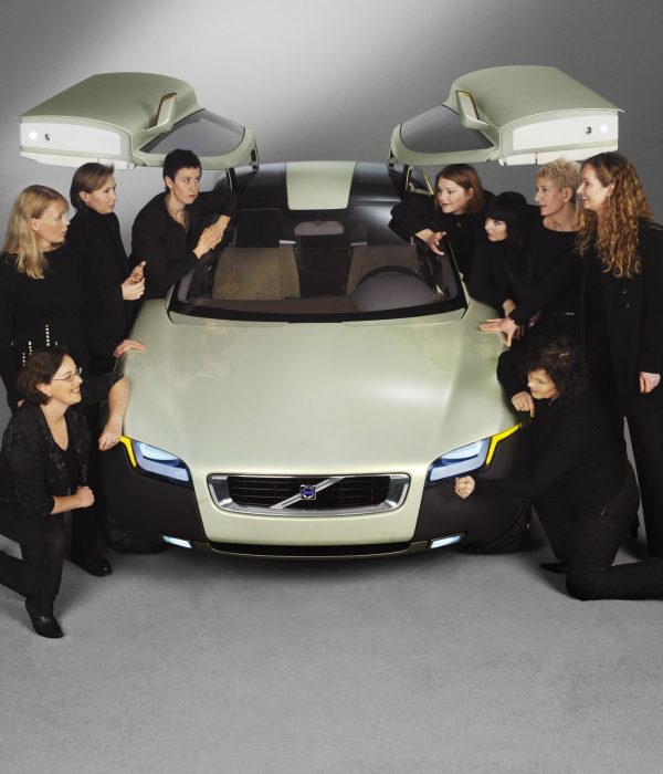 vrouwaanhet stuur - De wijze vrouwen van Volvo