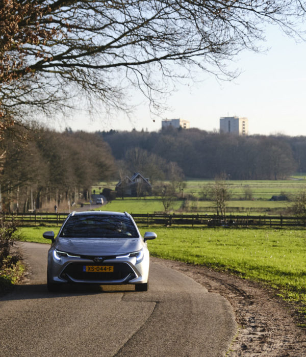 oyota Corolla Estate Sport - Review - vrouwaanhetstuur