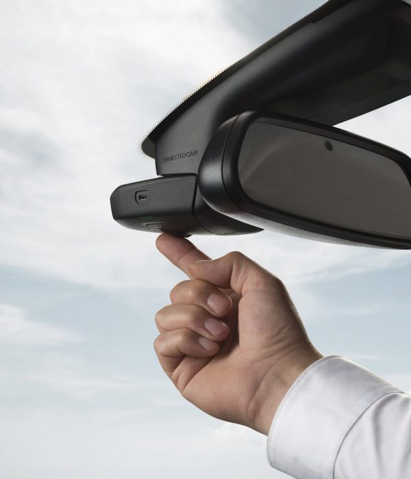 vrouwaanhetstuur - Dashcams - ConnectedCam Citroën