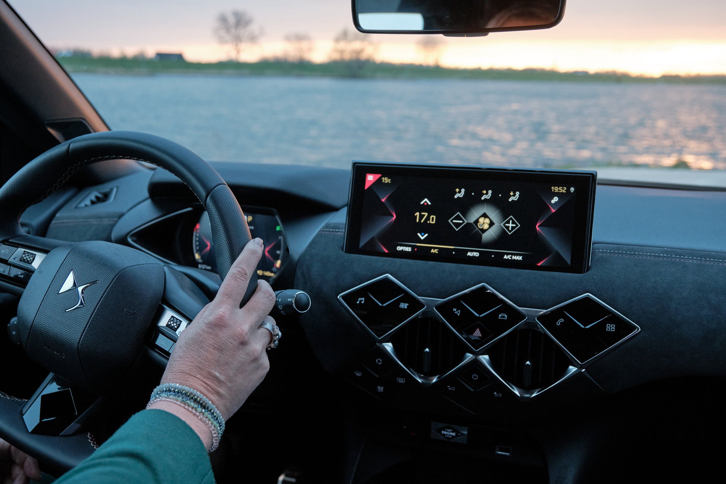 DS 3 Performance vrouwaanhetstuur - DS 3 Crossback