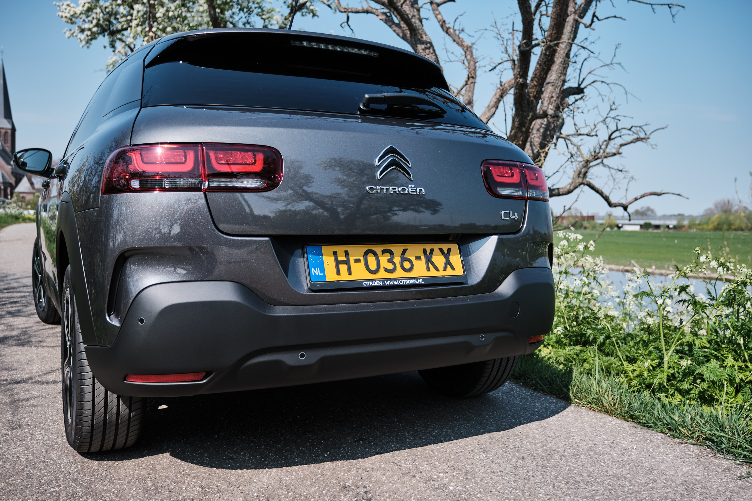Citroen C4 Cactus vrouwaanhetstuur - review - C4 Cactus koffer Citroën