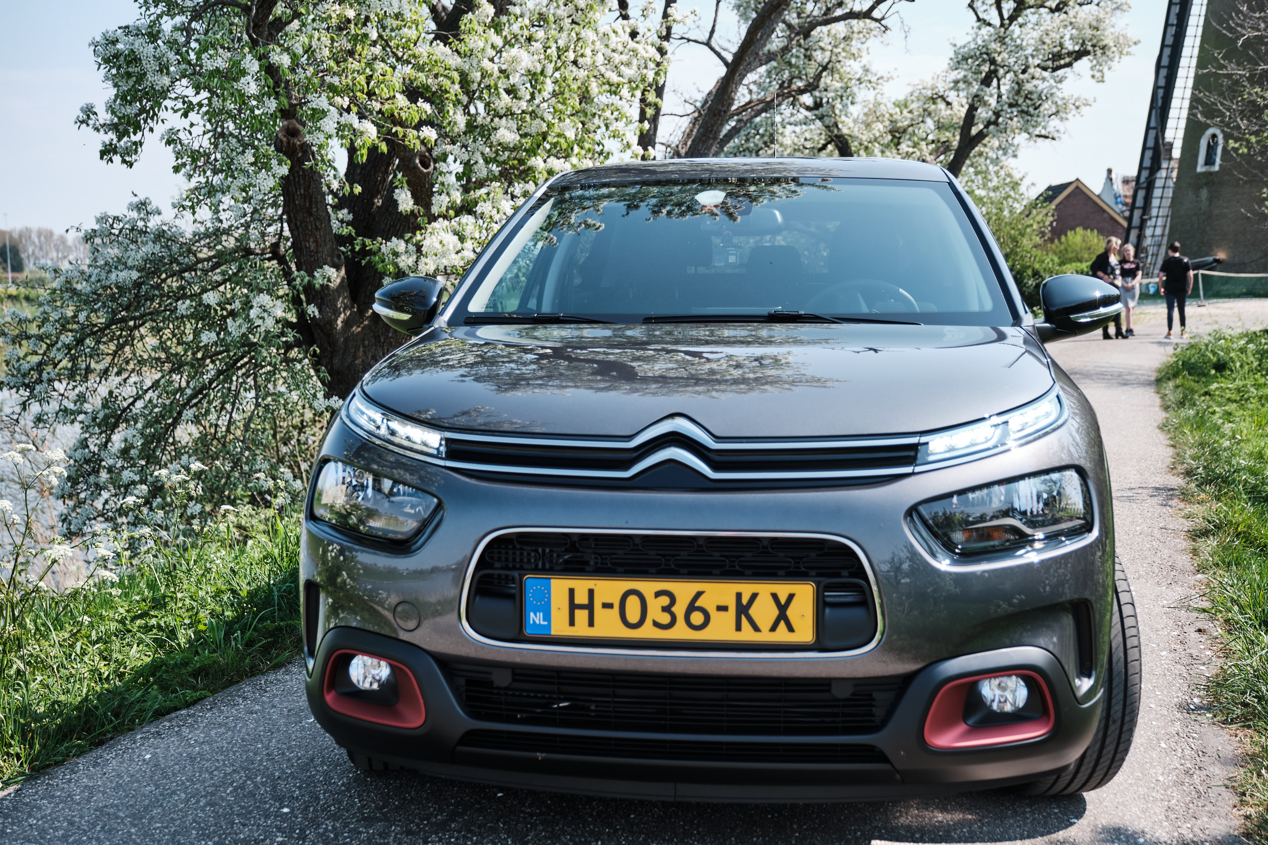 Citroen C4 Cactus vrouwaanhetstuur - review - C4 Cactus koffer Citroën