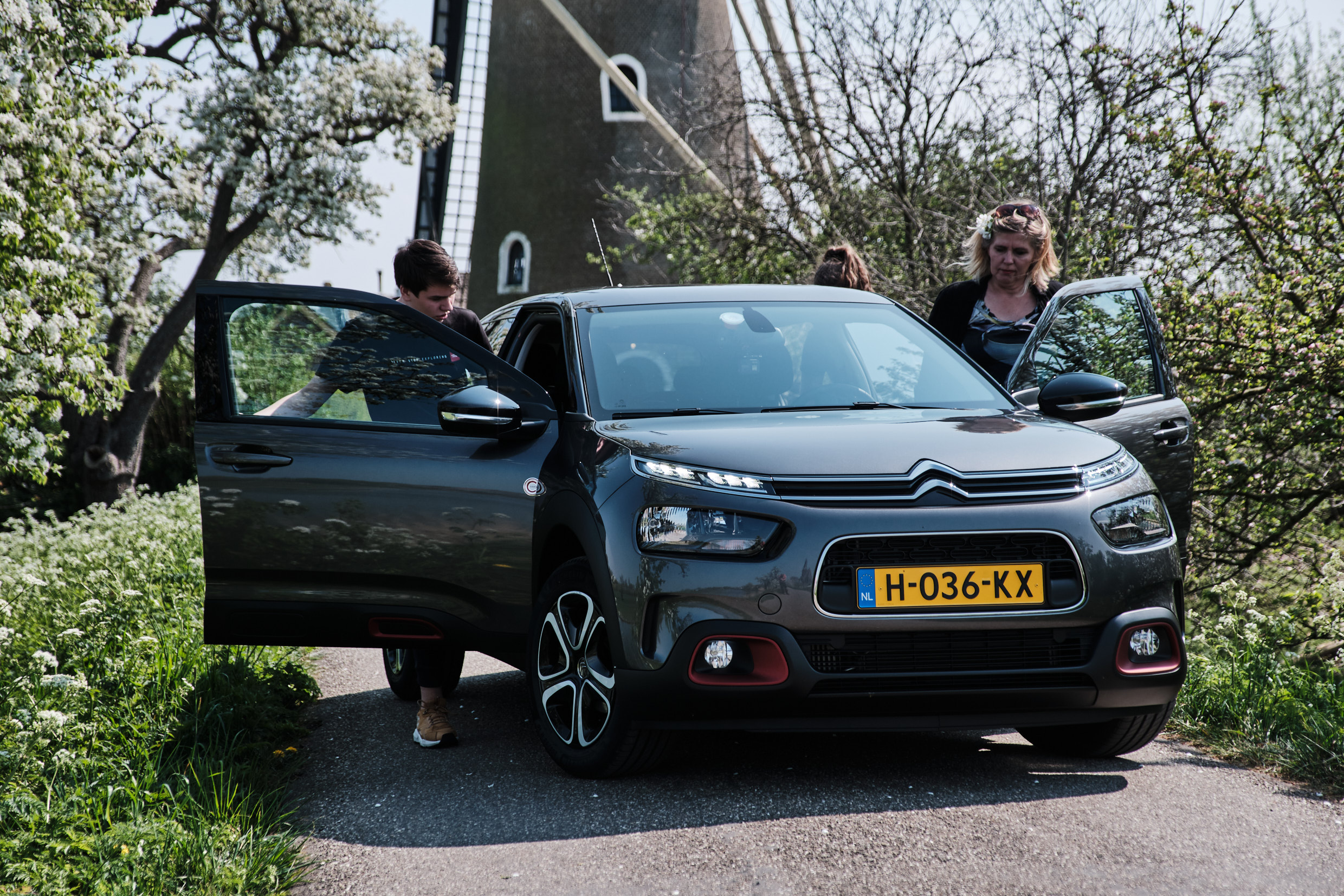 Citroen C4 Cactus vrouwaanhetstuur - review - C4 Cactus koffer Citroën