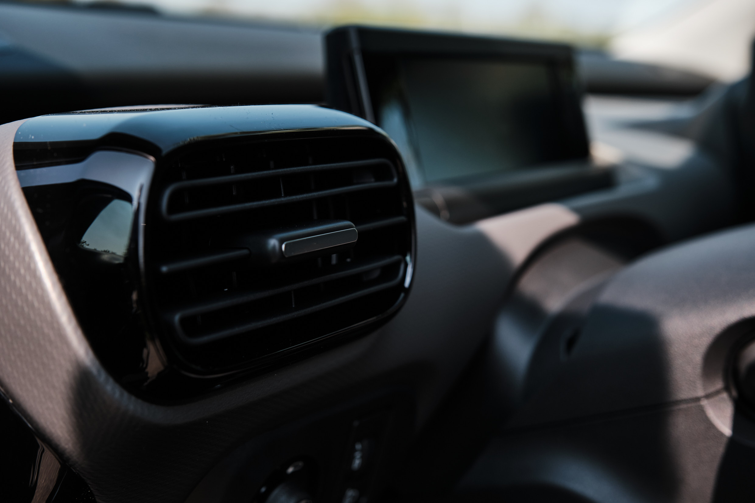 Citroen C4 Cactus vrouwaanhetstuur - review - C4 Cactus koffer Citroën