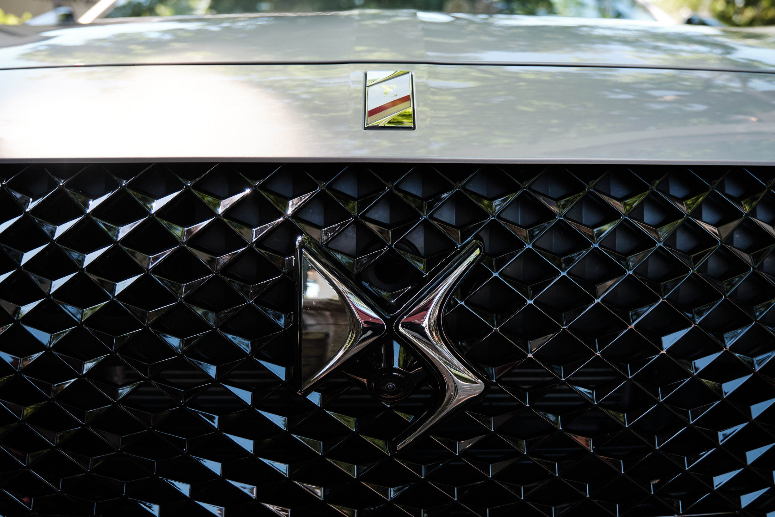 DS 7 Crossback Opera vrouwaanhetstuur -de 7 verleidingen van de DS 7 Crossback E-tense