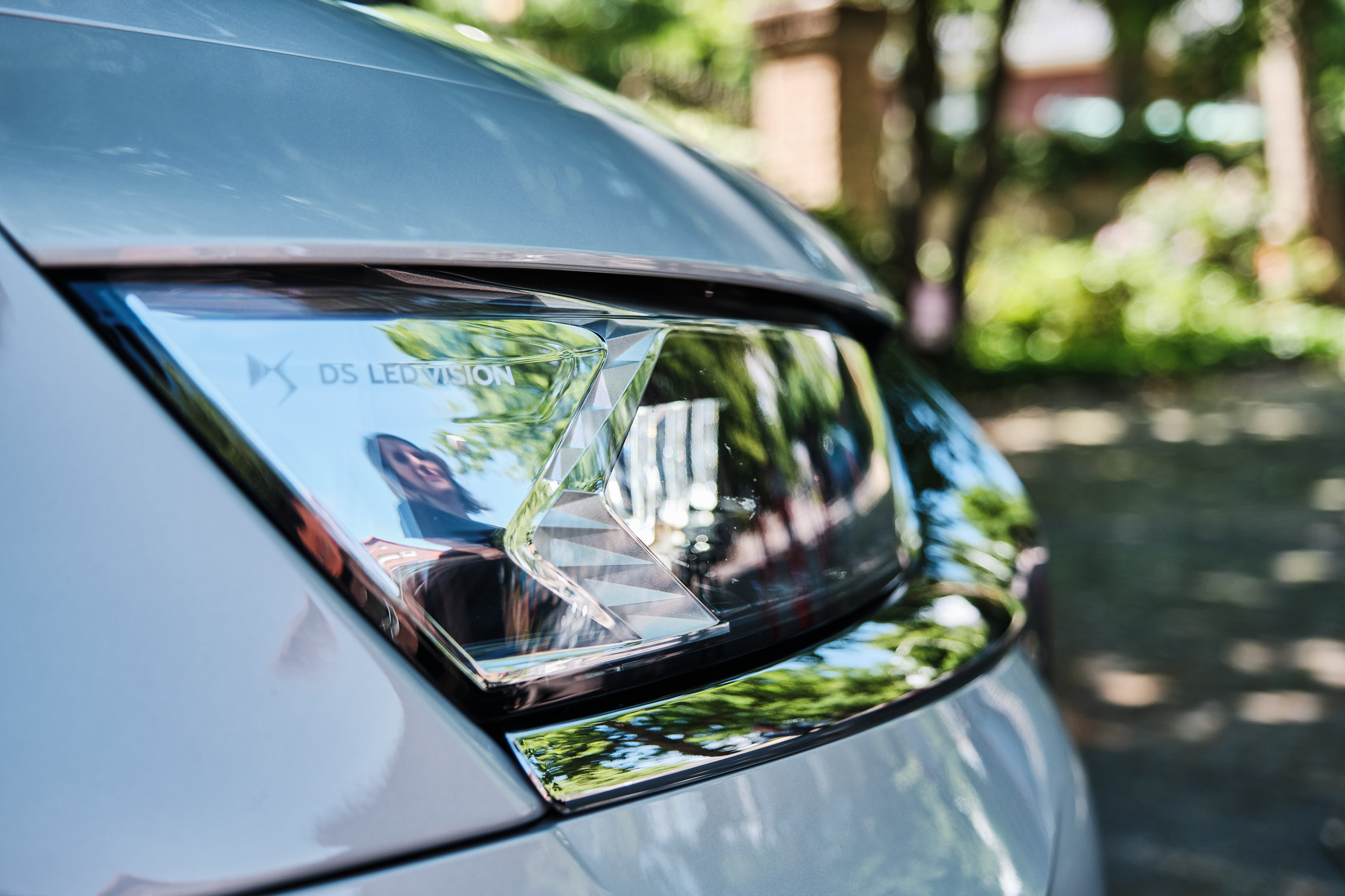 DS 7 Crossback Opera vrouwaanhetstuur -de 7 verleidingen van de DS 7 Crossback E-tense