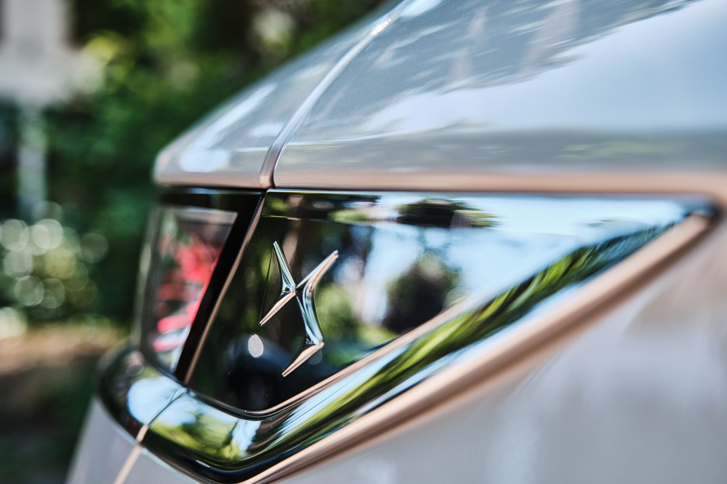 DS 7 Crossback Opera vrouwaanhetstuur -de 7 verleidingen van de DS 7 Crossback E-tense