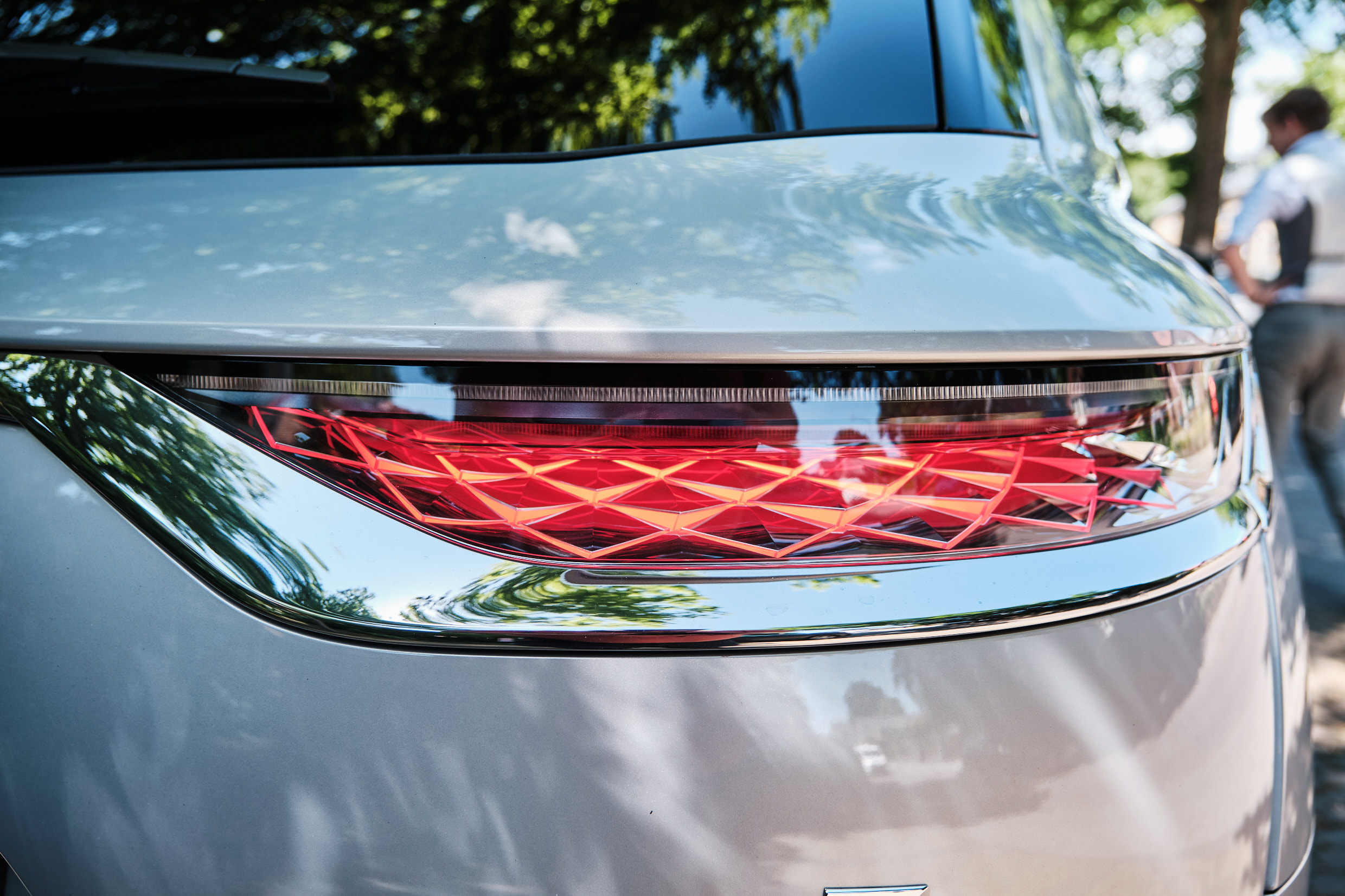 DS 7 Crossback Opera vrouwaanhetstuur -de 7 verleidingen van de DS 7 Crossback E-tense