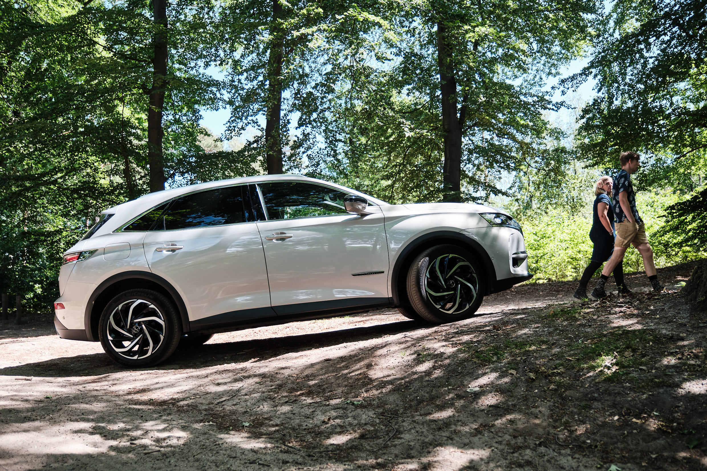 DS 7 Crossback Opera vrouwaanhetstuur -de 7 verleidingen van de DS 7 Crossback E-tense