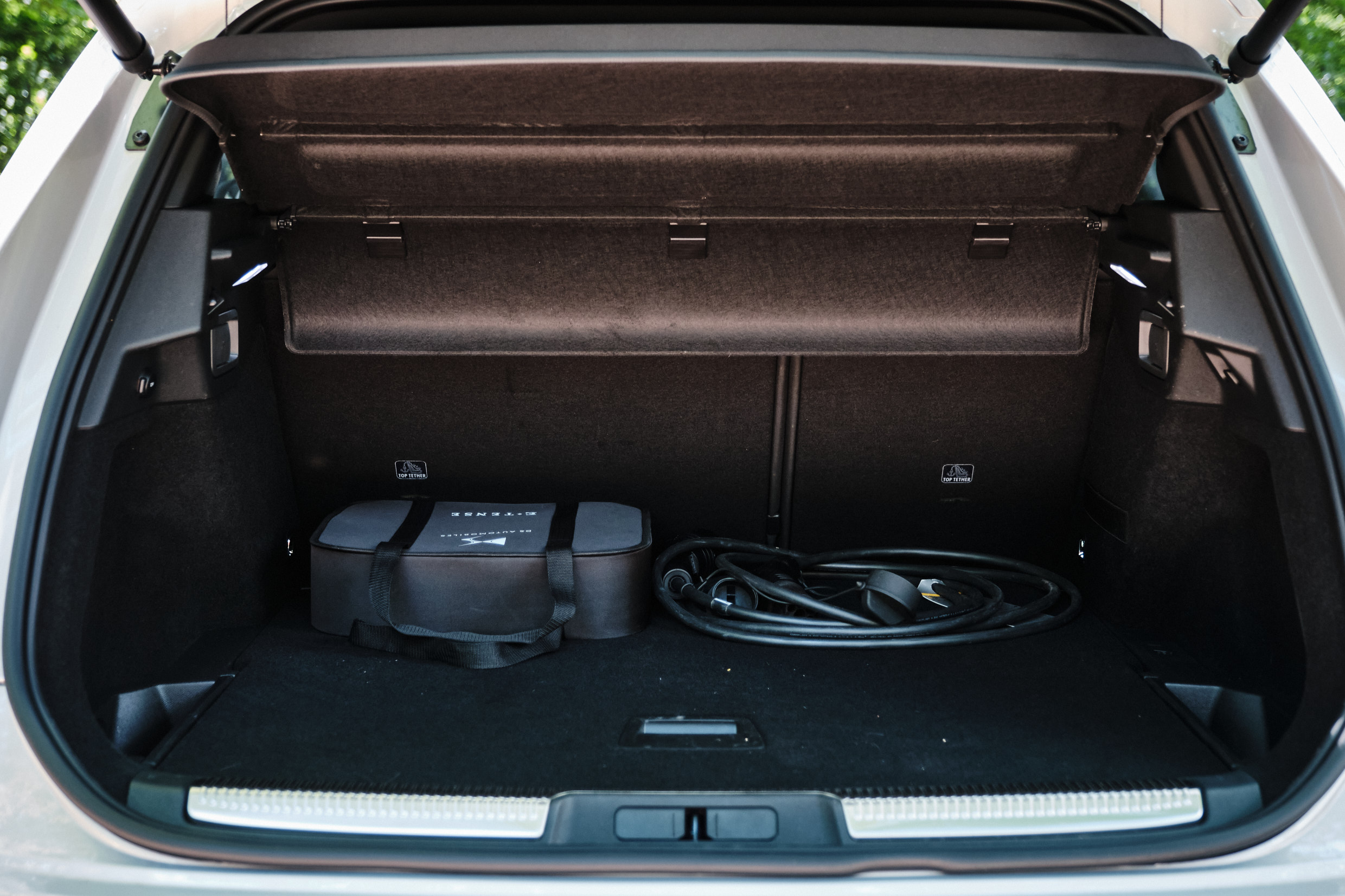 DS 7 Crossback Opera vrouwaanhetstuur -de 7 verleidingen van de DS 7 Crossback E-tense