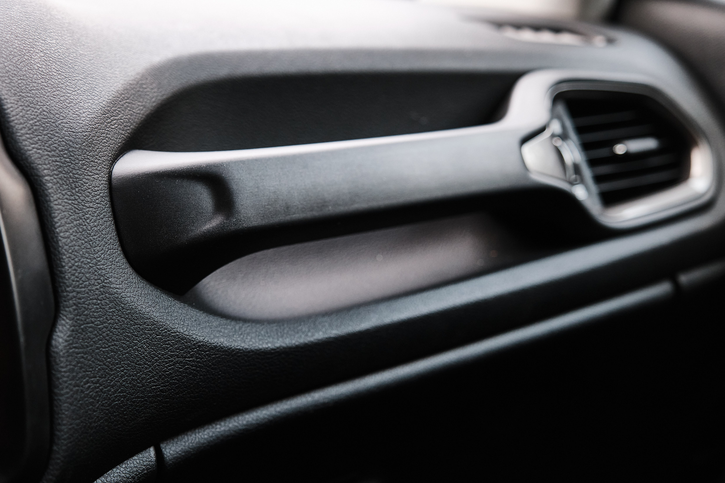 Jeep Renegade vrouwaanhetstuur - Jeep Renegade