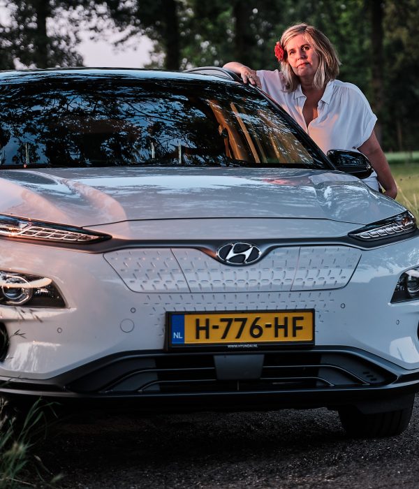 vrouwaanhetstuur - Hyundai Kona Electric - Uitnodiging om te genieten - Review