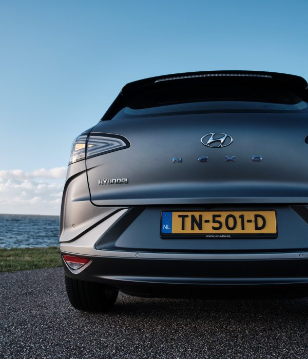 vrouwaanhetstuur - Hyundai Nexo waterstofauto