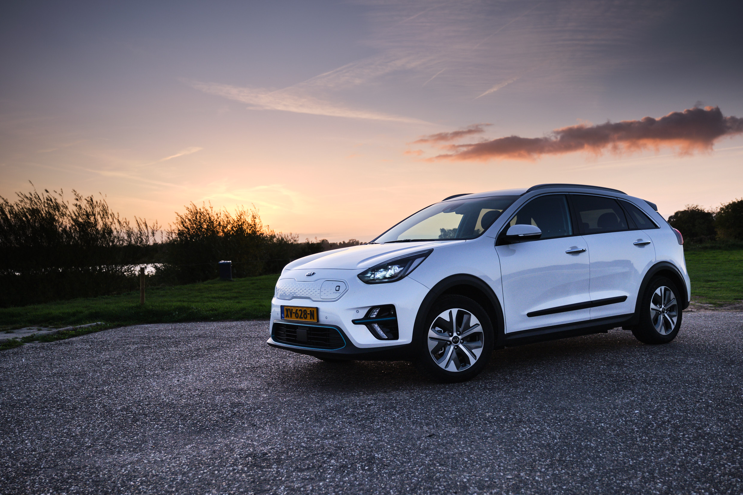 Kia e-Niro vrouwaanhetstuur - KIA e-Niro: Stilte, comfort en kracht - Review
