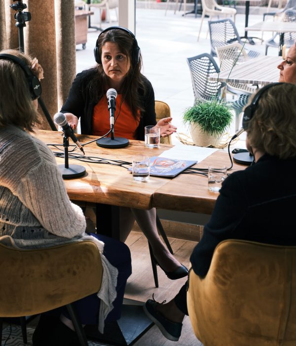 vrouwaanhetstuur - Hoe bereik je een vrouw? - podcast - PR & Marketing