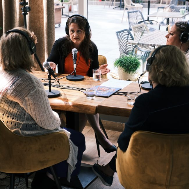 vrouwaanhetstuur - Hoe bereik je een vrouw? - podcast - PR & Marketing